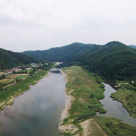 Forest Of Color Pension Hongcheon Buitenkant foto