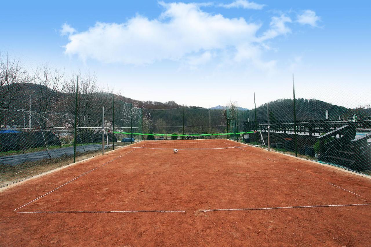 Forest Of Color Pension Hongcheon Buitenkant foto